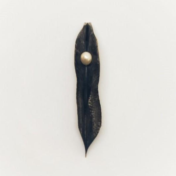Leaf pin